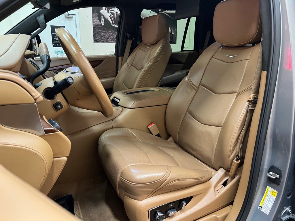 2017 Cadillac Escalade Image 40