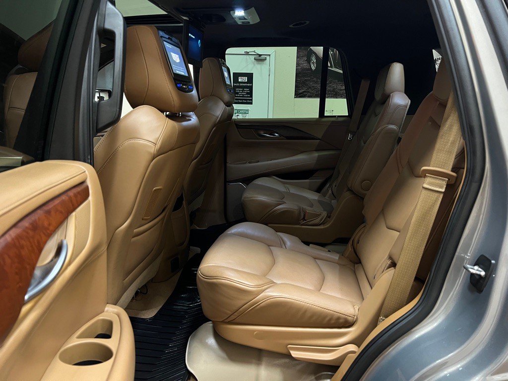 2017 Cadillac Escalade Image 42