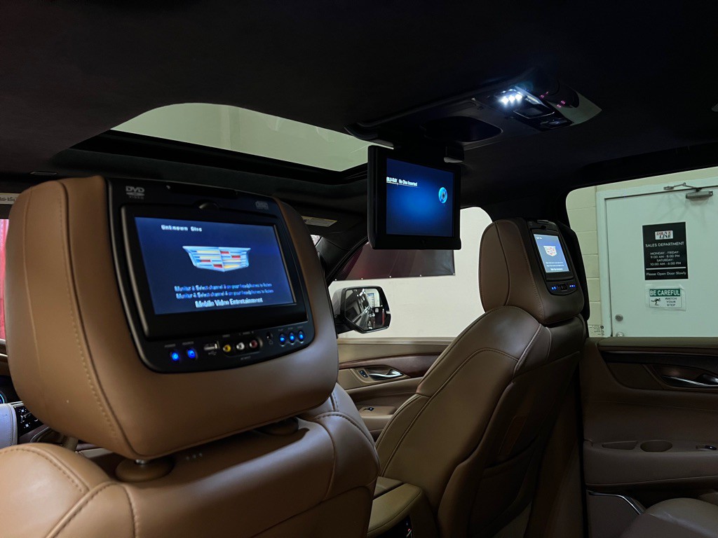 2017 Cadillac Escalade Image 44