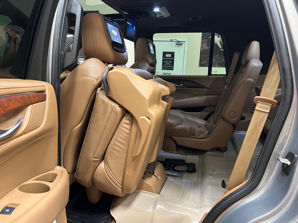 2017 Cadillac Escalade Image 45
