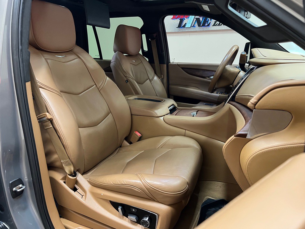 2017 Cadillac Escalade Image 54