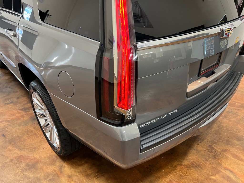 2017 Cadillac Escalade Image 61