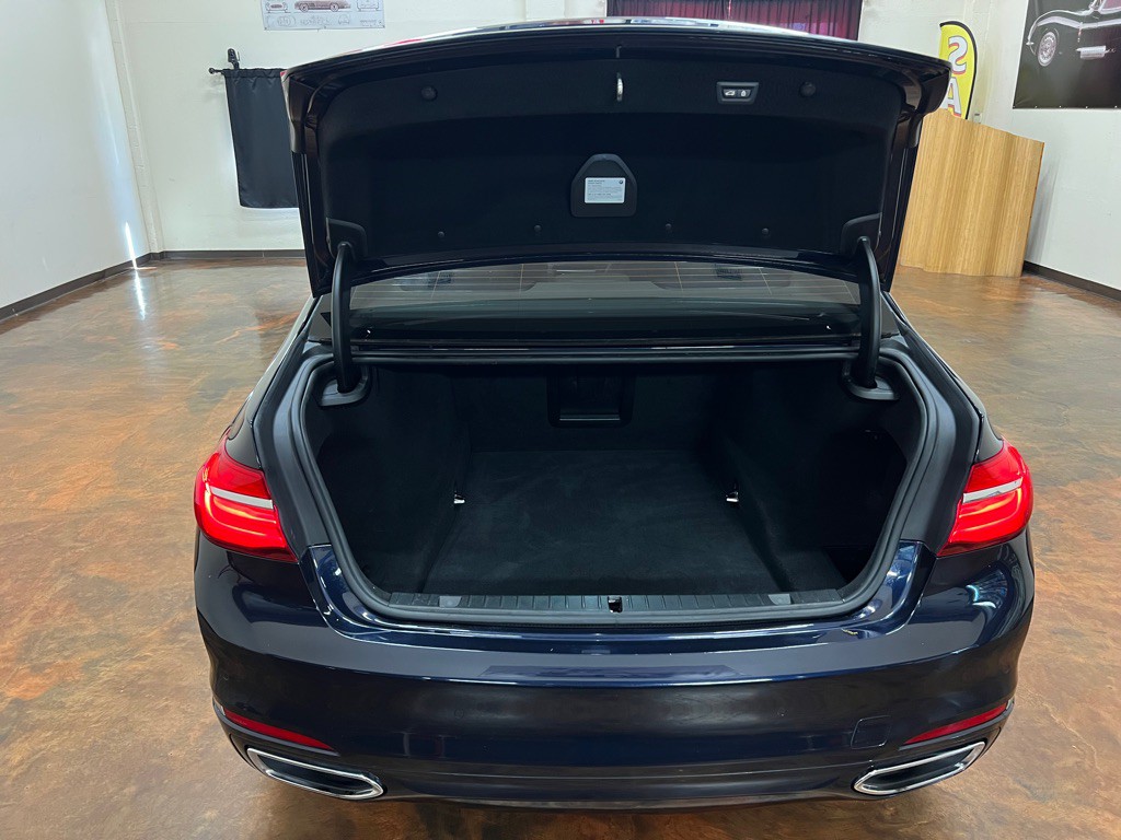 2018 BMW 7 Series Image 14