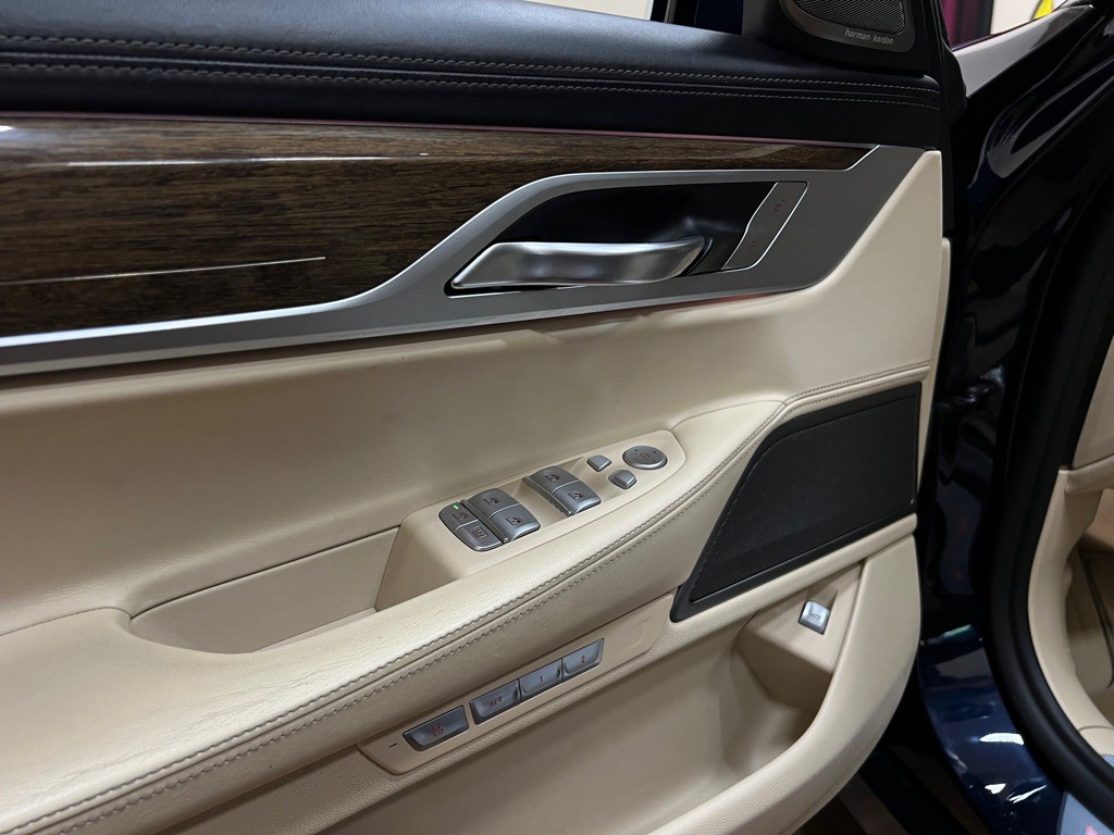2018 BMW 7 Series Image 19