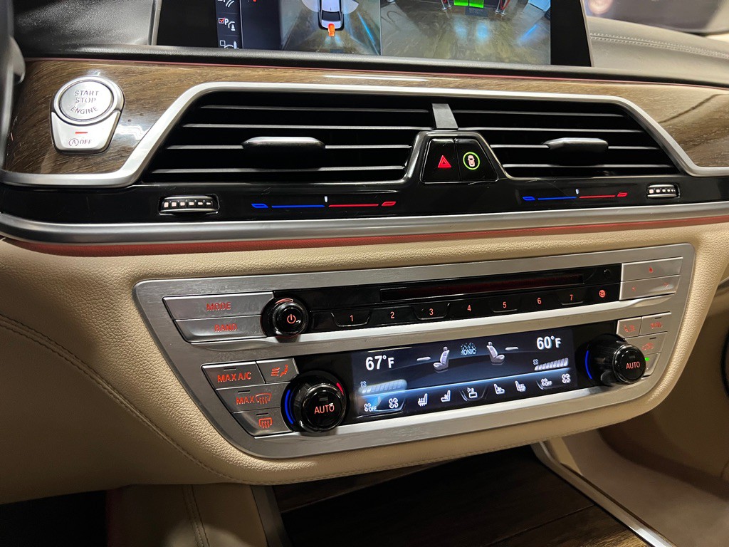 2018 BMW 7 Series Image 33