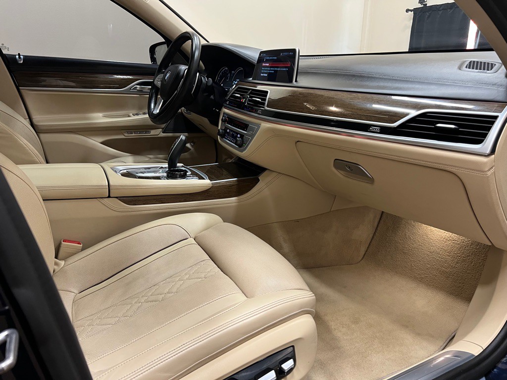 2018 BMW 7 Series Image 50