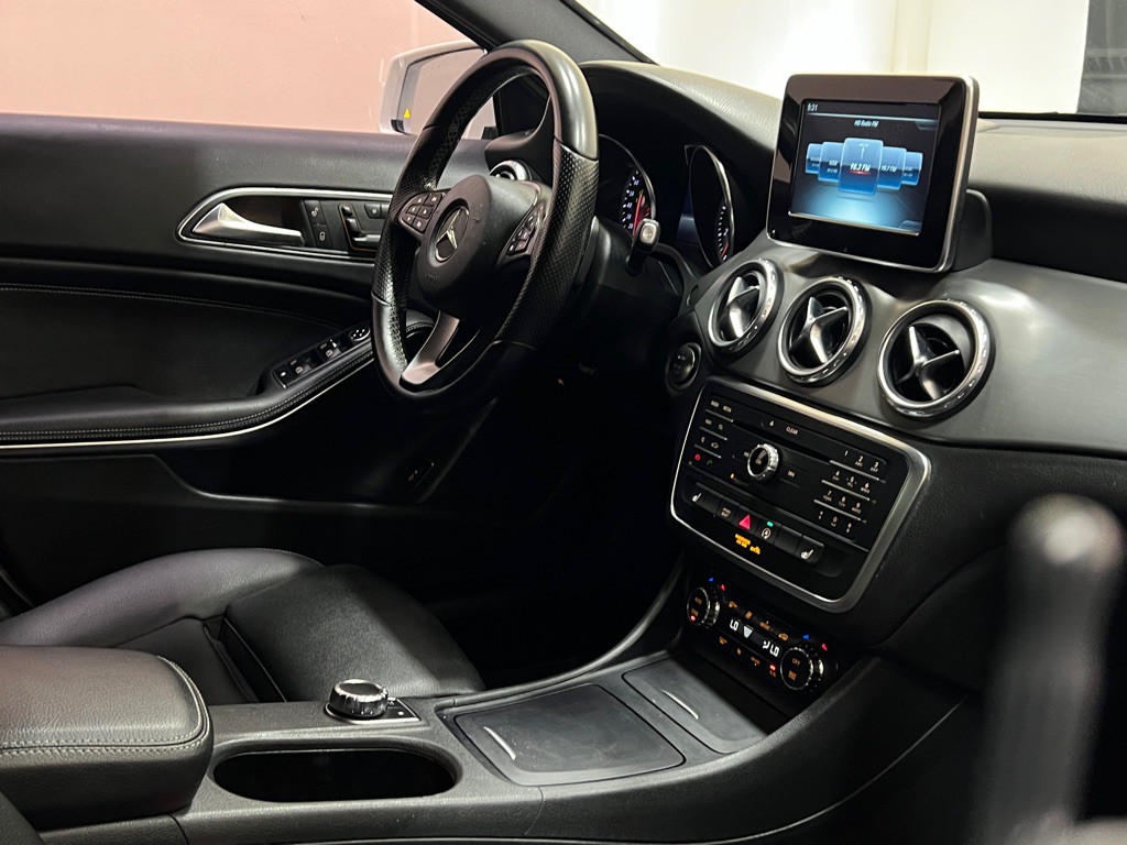 2016 Mercedes-Benz GLA-Class Image 19