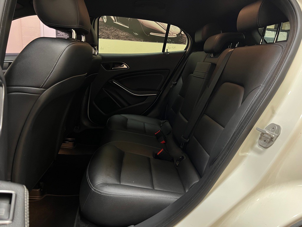 2016 Mercedes-Benz GLA-Class Image 31