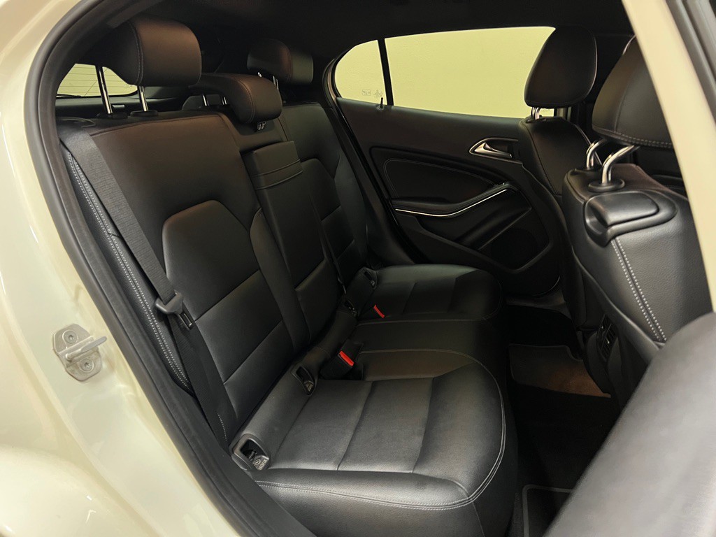 2016 Mercedes-Benz GLA-Class Image 32