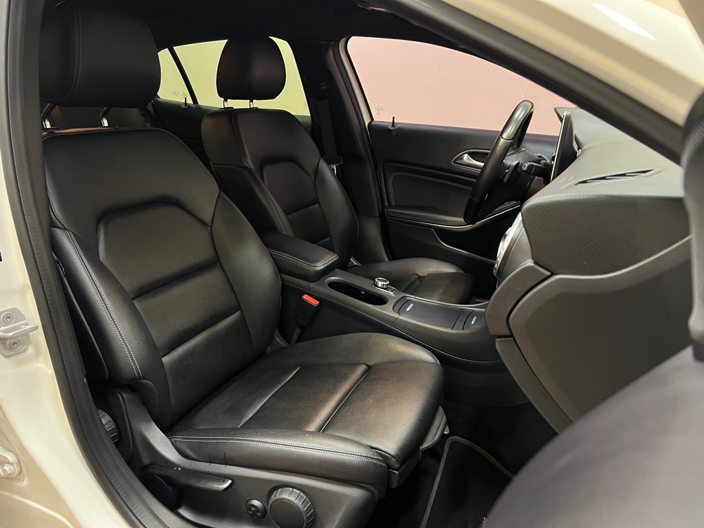 2016 Mercedes-Benz GLA-Class Image 34