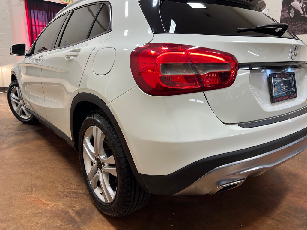 2016 Mercedes-Benz GLA-Class Image 37