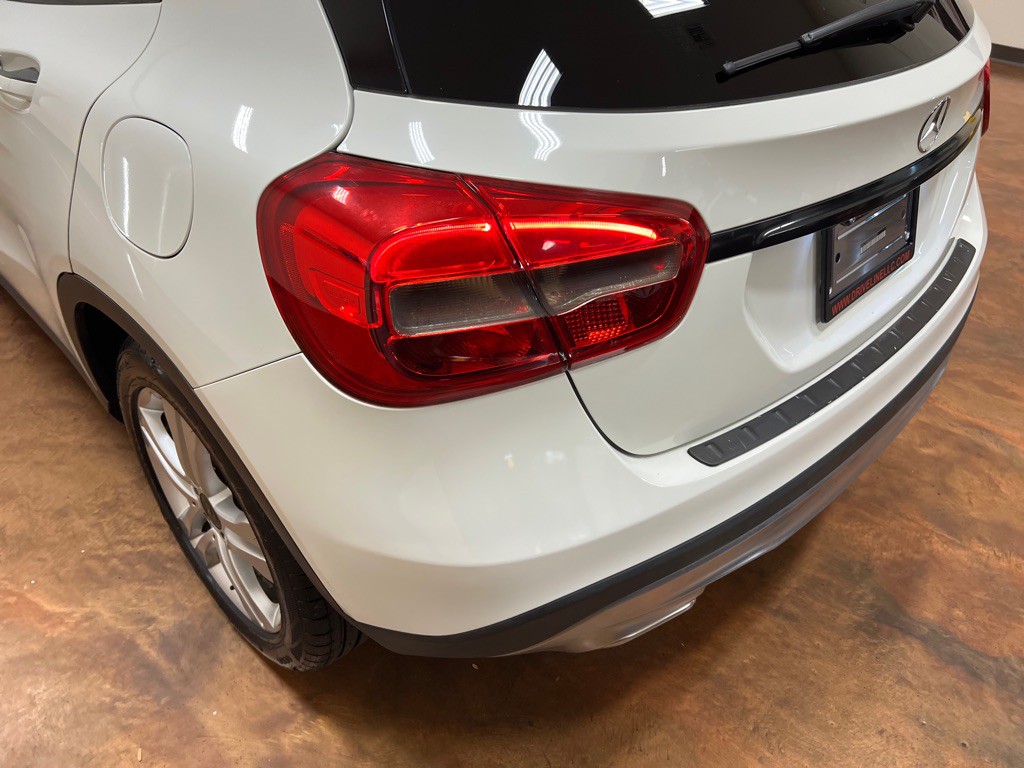 2016 Mercedes-Benz GLA-Class Image 41