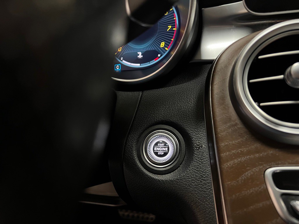 2019 Mercedes-Benz C-Class Image 24