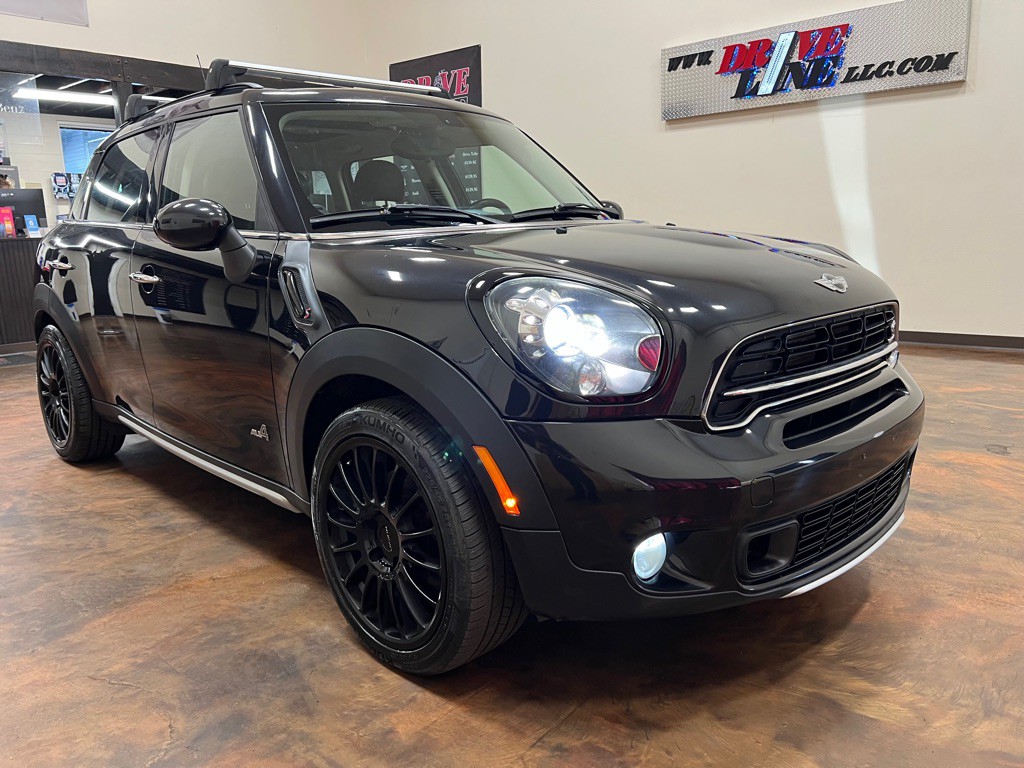2015 MINI Countryman Image 3