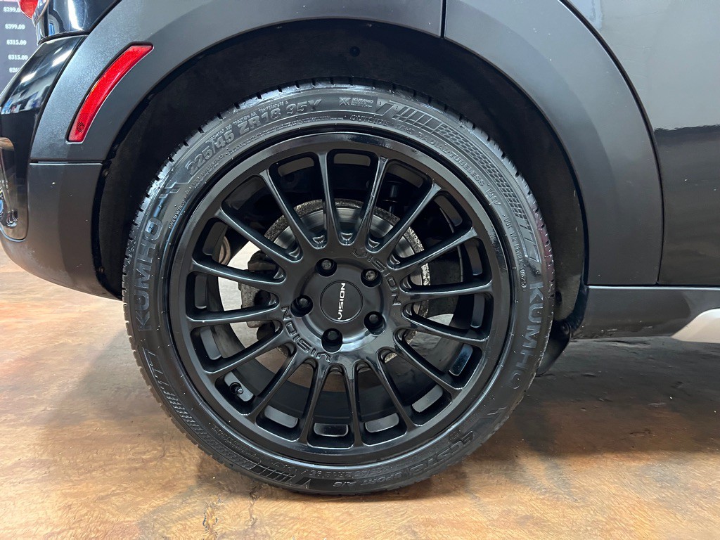 2015 MINI Countryman Image 11