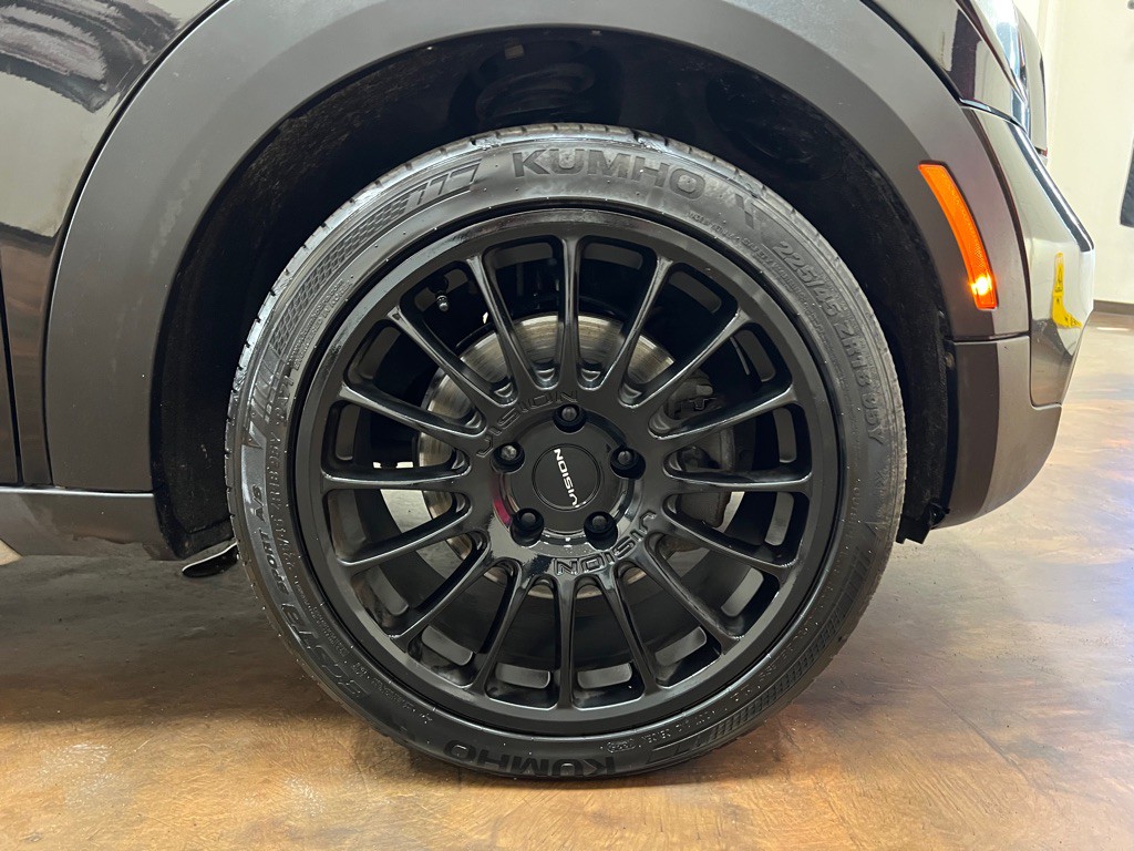 2015 MINI Countryman Image 12