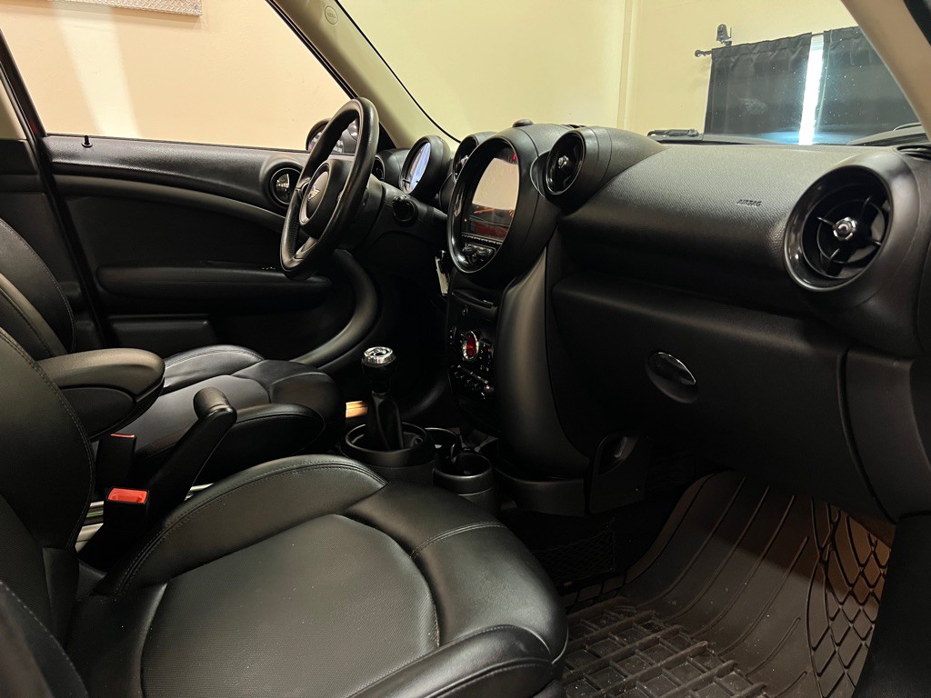 2015 MINI Countryman Image 18