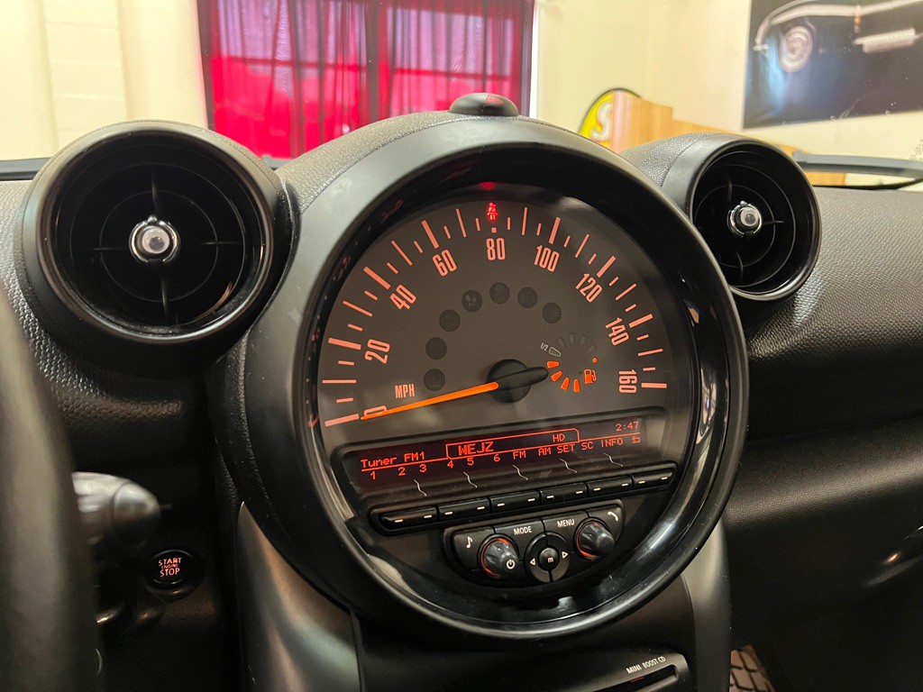 2015 MINI Countryman Image 24