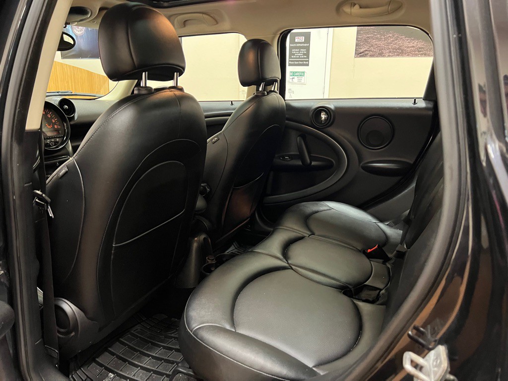 2015 MINI Countryman Image 29