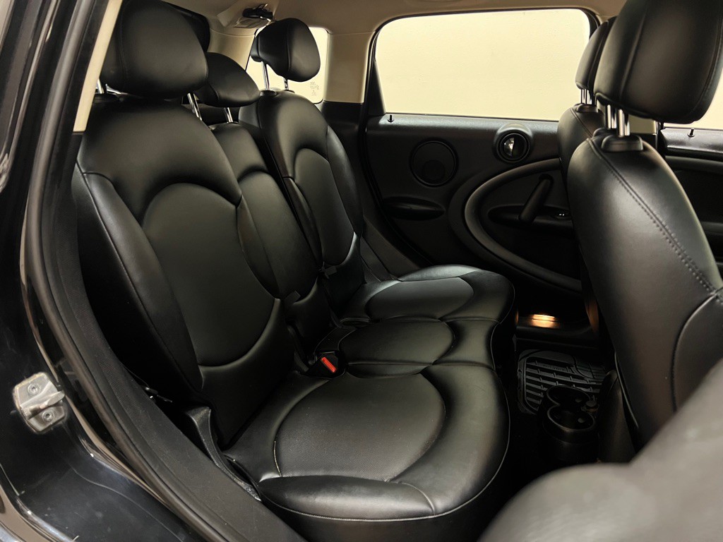 2015 MINI Countryman Image 31