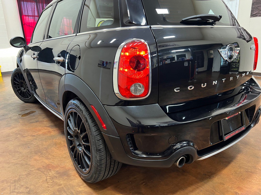 2015 MINI Countryman Image 35