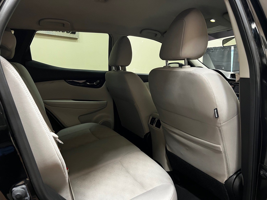 2017 Nissan Rogue Image 21