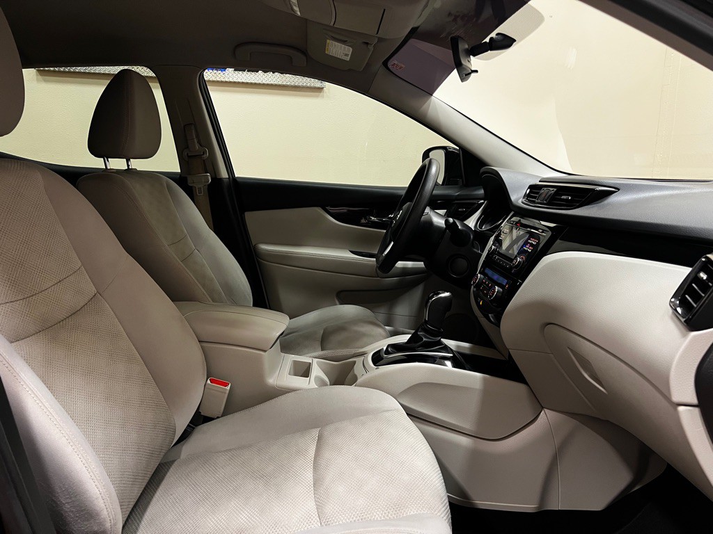 2017 Nissan Rogue Image 23