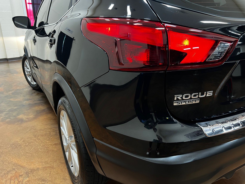 2017 Nissan Rogue Image 45