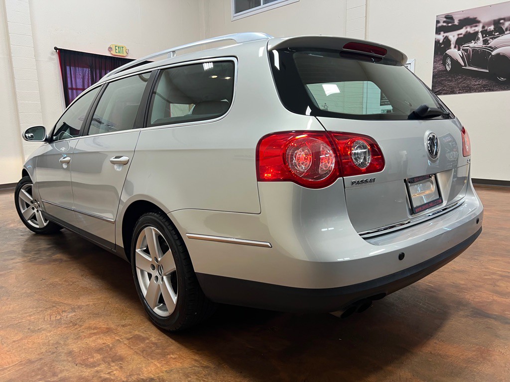 2009 Volkswagen Passat Image 2