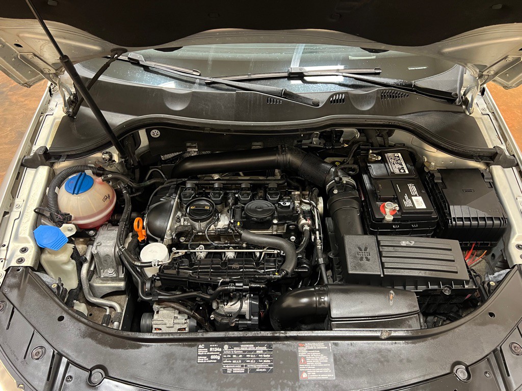 2009 Volkswagen Passat Image 17