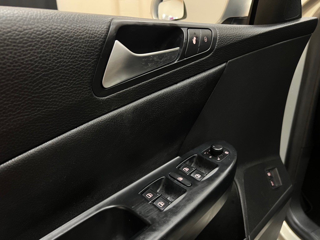 2009 Volkswagen Passat Image 21