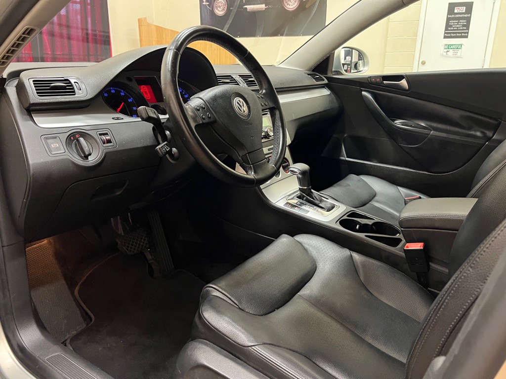 2009 Volkswagen Passat Image 28