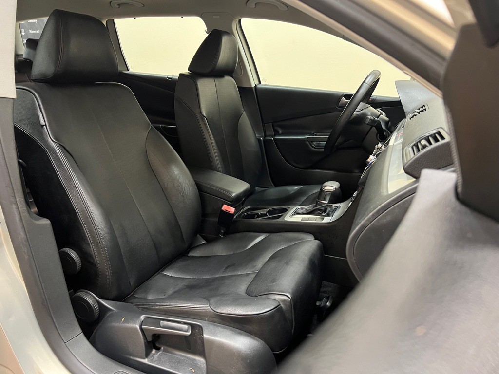 2009 Volkswagen Passat Image 34