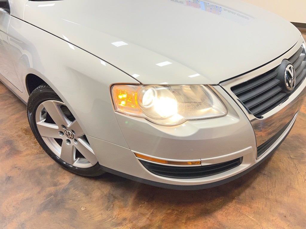 2009 Volkswagen Passat Image 40