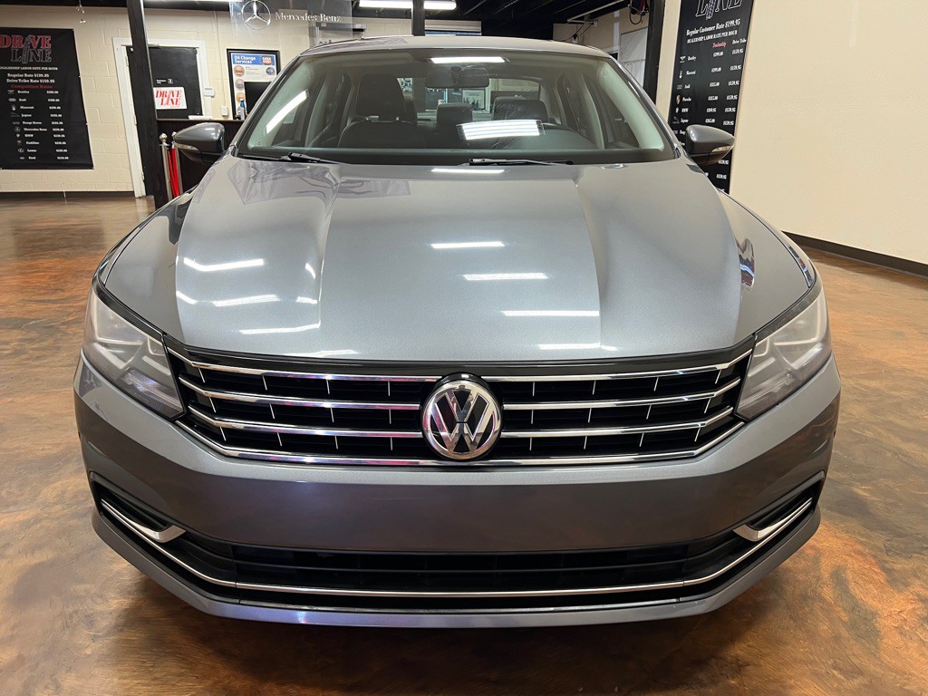 2019 Volkswagen Passat Image 4