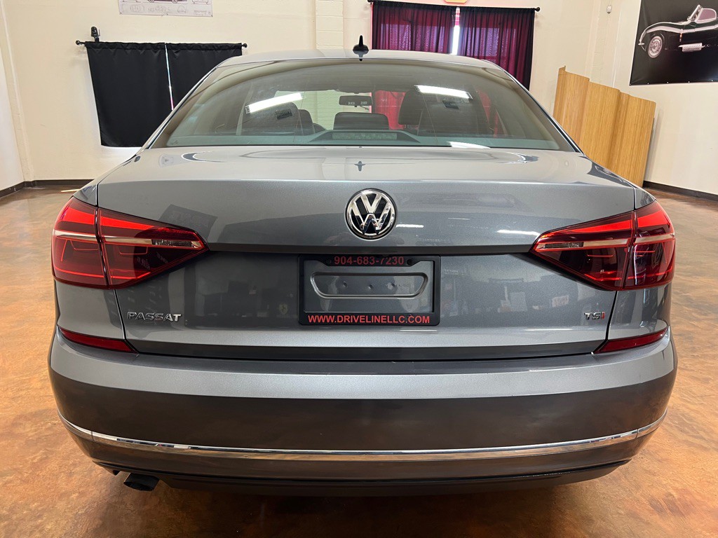 2019 Volkswagen Passat Image 8