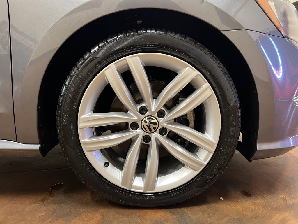 2019 Volkswagen Passat Image 11