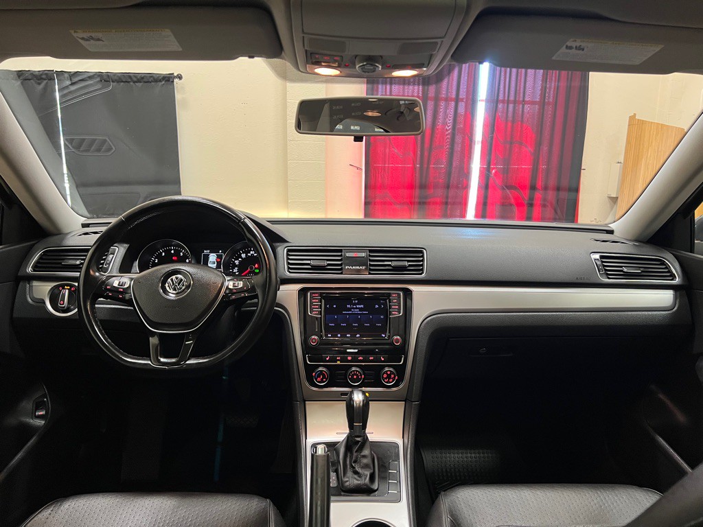 2019 Volkswagen Passat Image 16