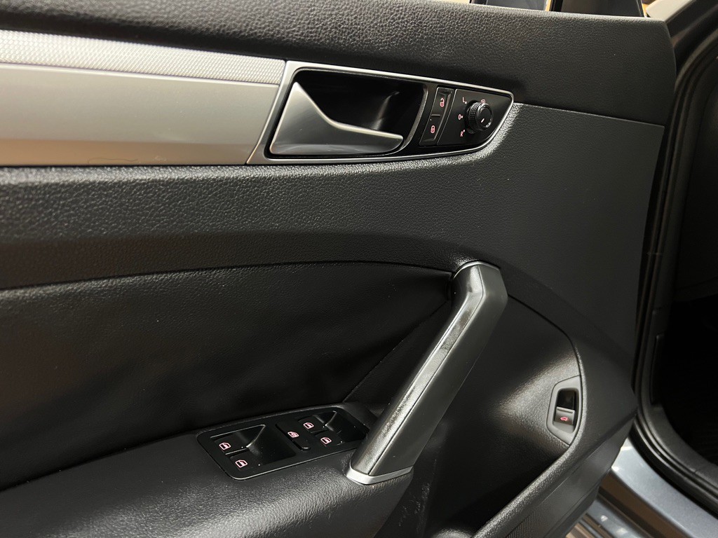 2019 Volkswagen Passat Image 18