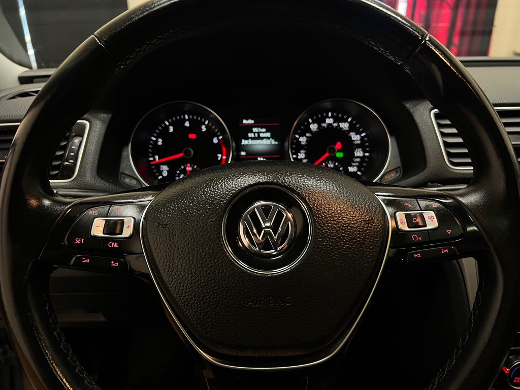 2019 Volkswagen Passat Image 22