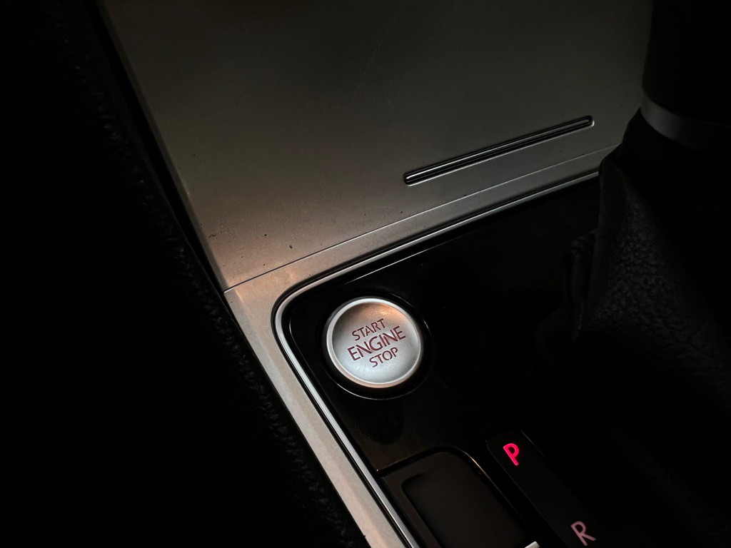 2019 Volkswagen Passat Image 28