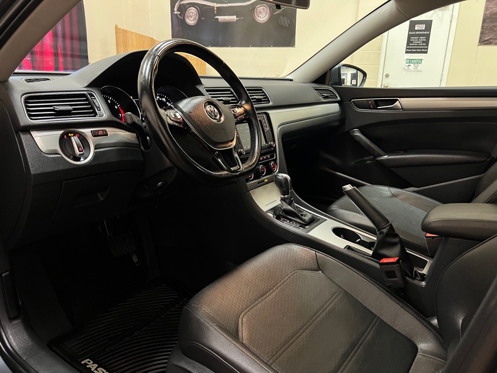 2019 Volkswagen Passat Image 29