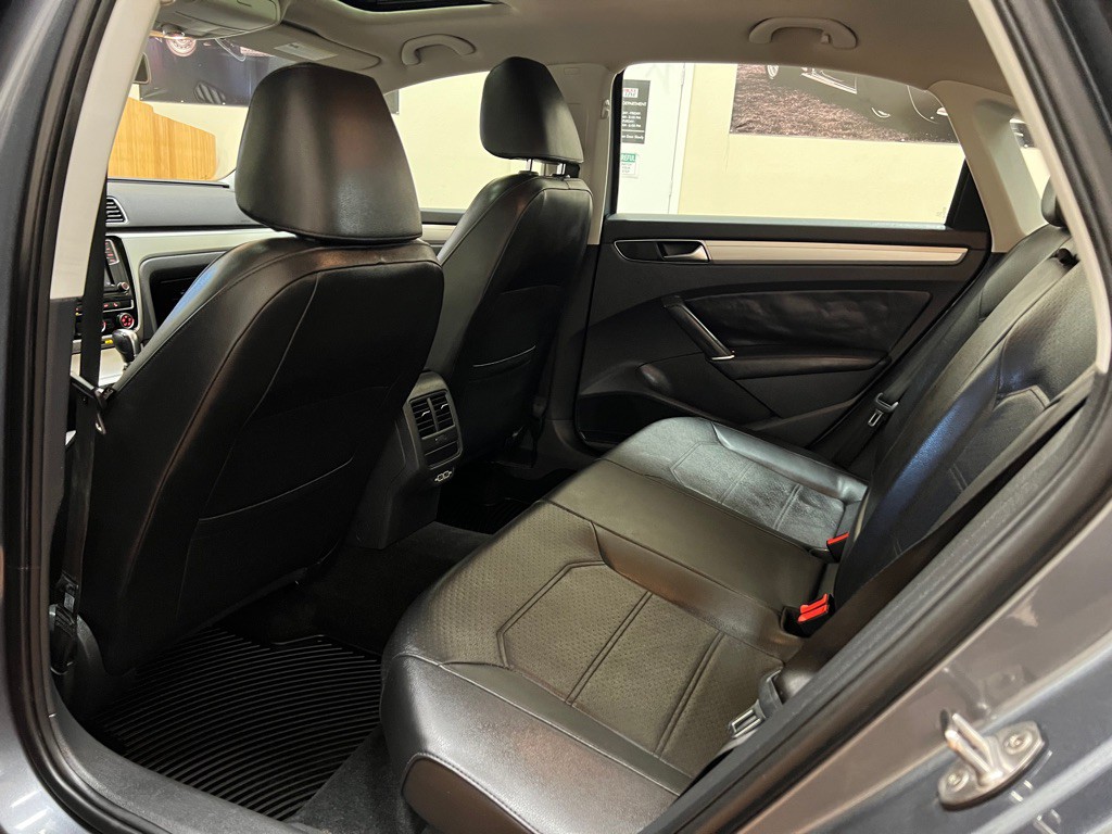 2019 Volkswagen Passat Image 31