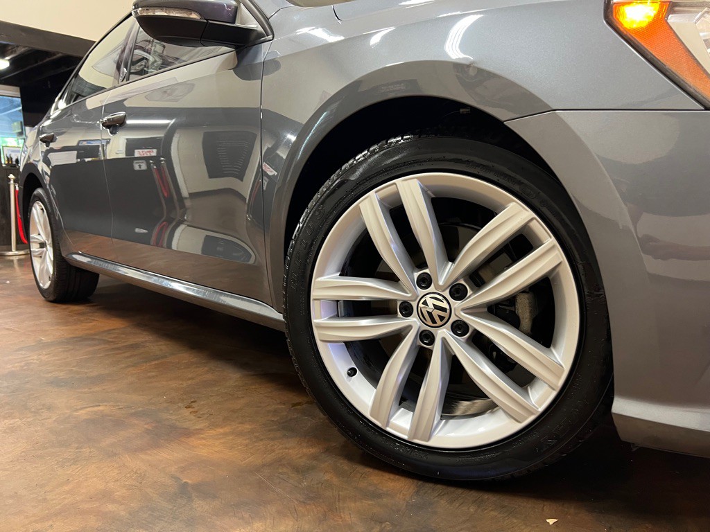 2019 Volkswagen Passat Image 39