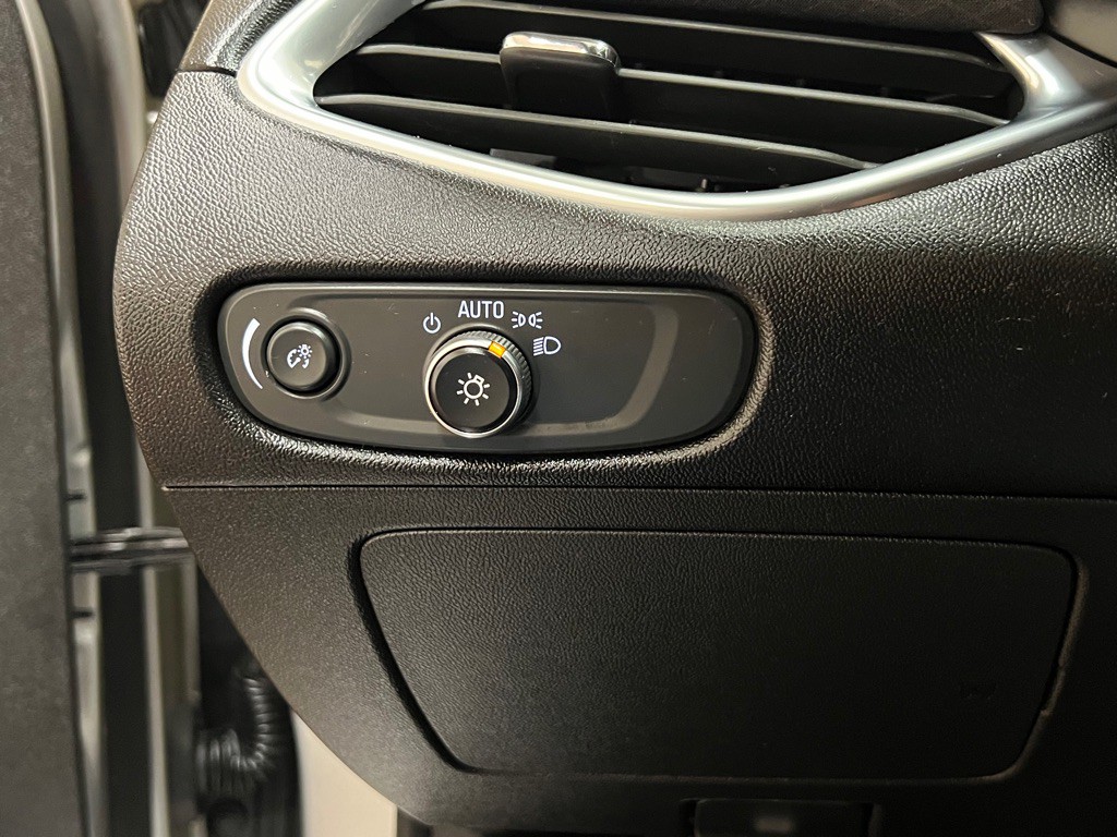 2020 Chevrolet Malibu Image 19