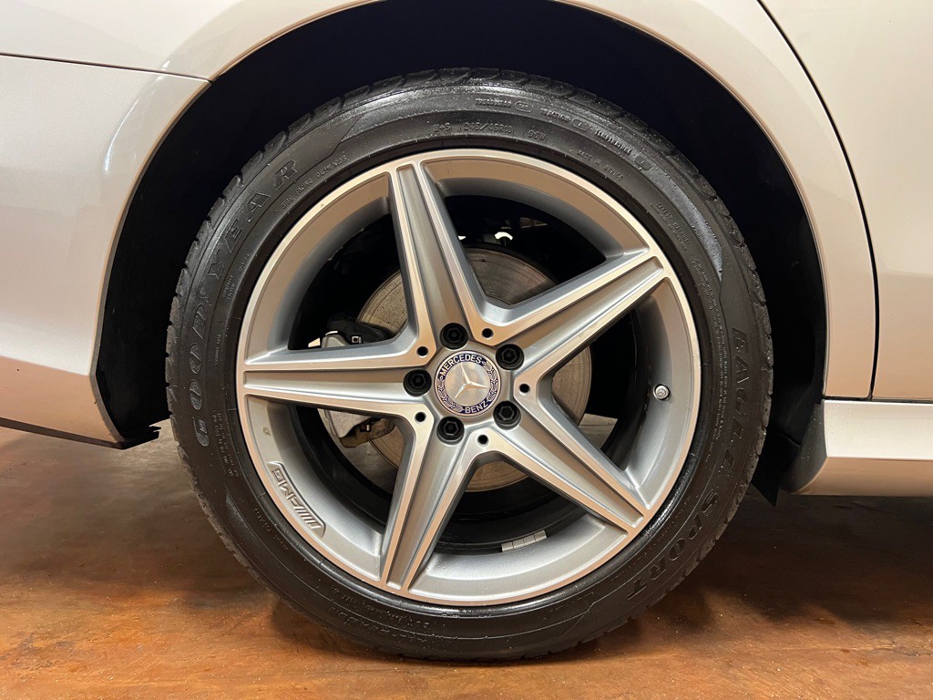 2017 Mercedes-Benz E-Class Image 12