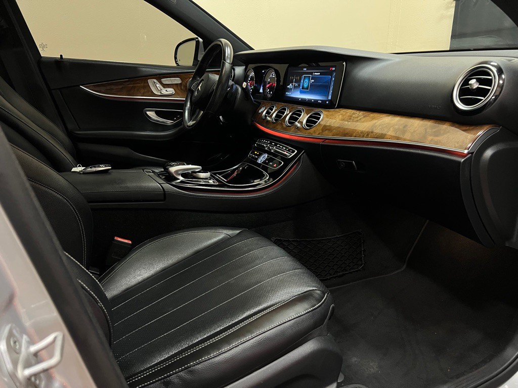 2017 Mercedes-Benz E-Class Image 17