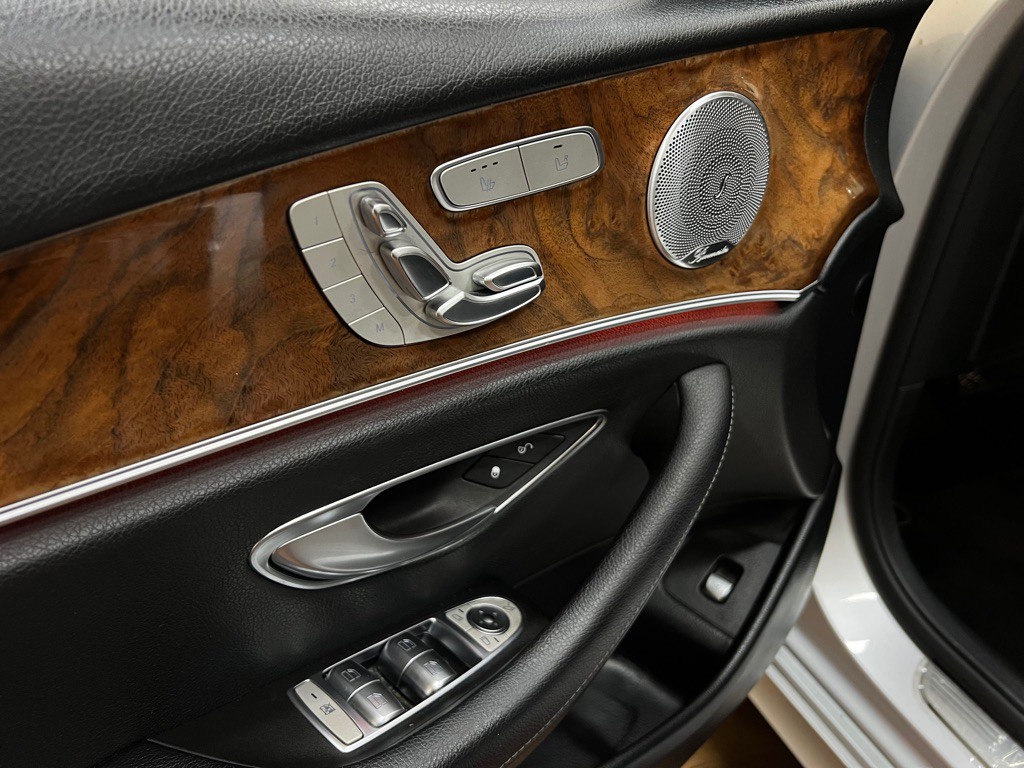 2017 Mercedes-Benz E-Class Image 18