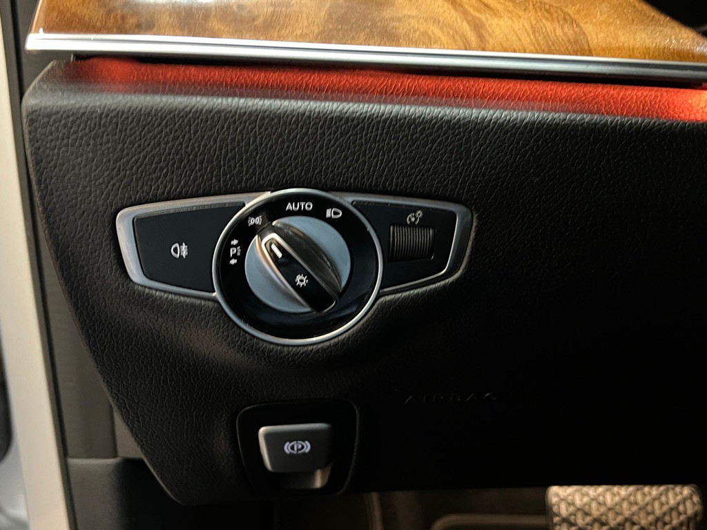 2017 Mercedes-Benz E-Class Image 20