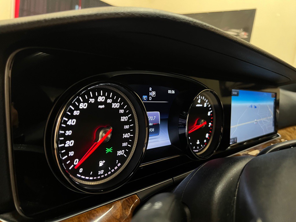 2017 Mercedes-Benz E-Class Image 22